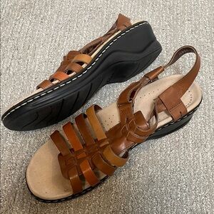 CLARKS Lexi Bridge Sandal Womens 10 Brown Tan Open Toe Velcro Strap
